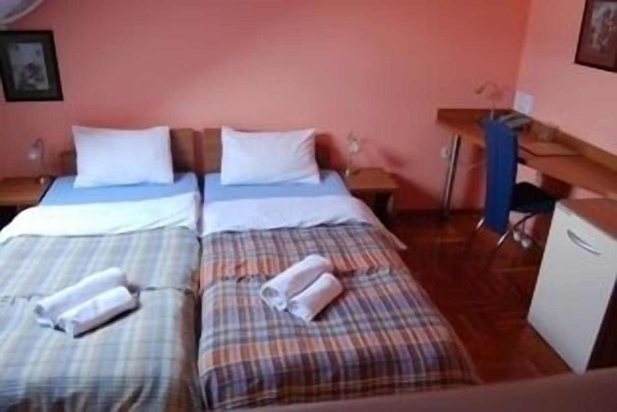 Car Royal Apartments And Rooms Novi Sad Esterno foto